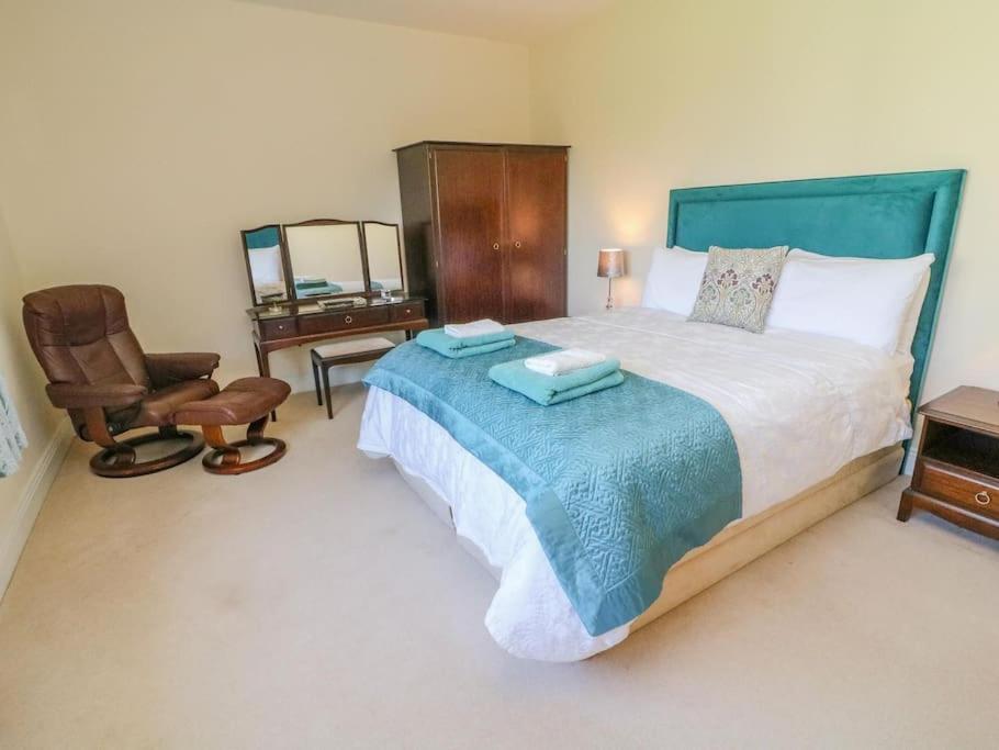 Two Acres- Spacious, Delightful, Pet Free Bungalow Levens المظهر الخارجي الصورة