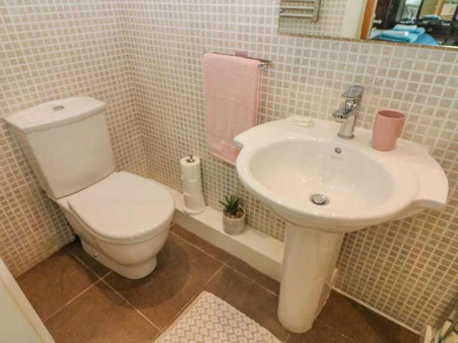 Two Acres- Spacious, Delightful, Pet Free Bungalow Levens المظهر الخارجي الصورة
